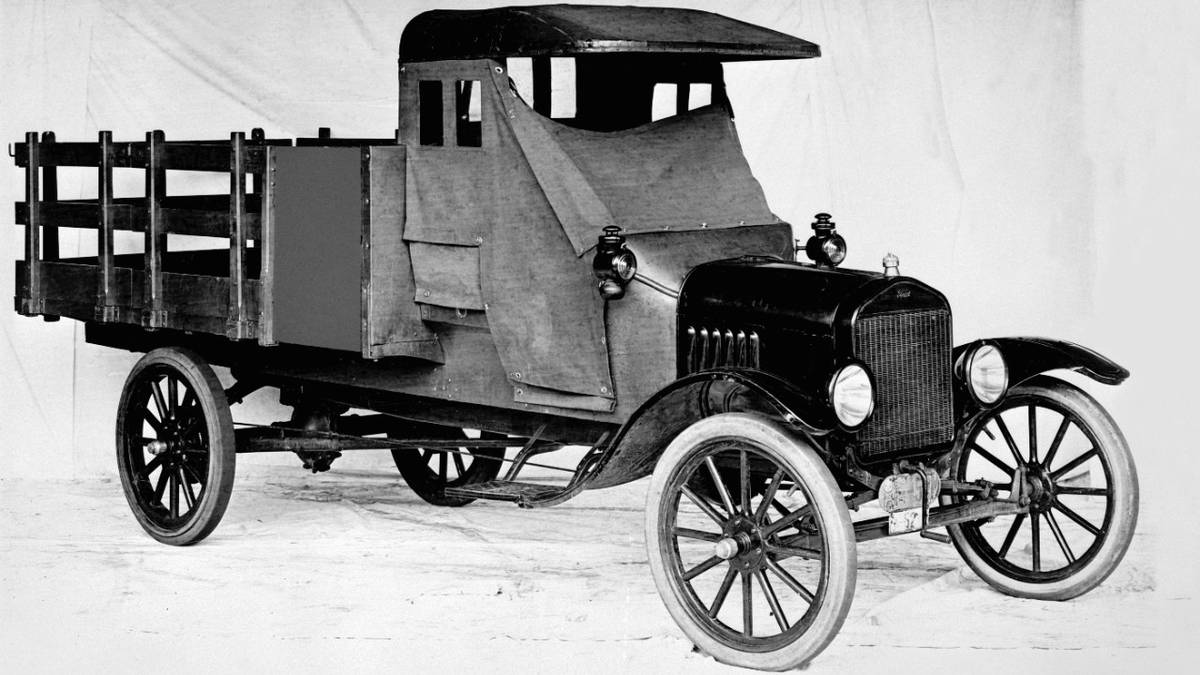 1918-ford-model-tt-one-ton-stake-bed-truck-98801-1